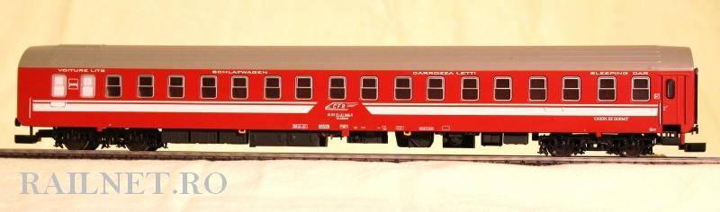 Vagon de dormit tip T2s seria 71-31 al CFR, versiunea rosu-alb, marca Heris.jpg