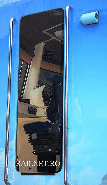 14.The cab's door.jpg (53.83 KiB) Vizualizat de 23512 ori 14.The cab's door.jpg