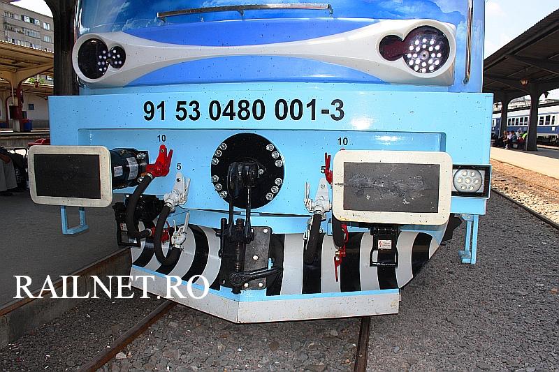25. Buffers, coupling system and headlights.jpg (123.37 KiB) Vizualizat de 23524 ori 25. Buffers, coupling system and headlights.jpg