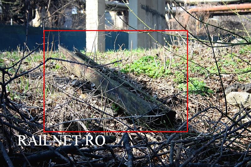 O fosta traversa, unicul martor al fostelor linii....jpg