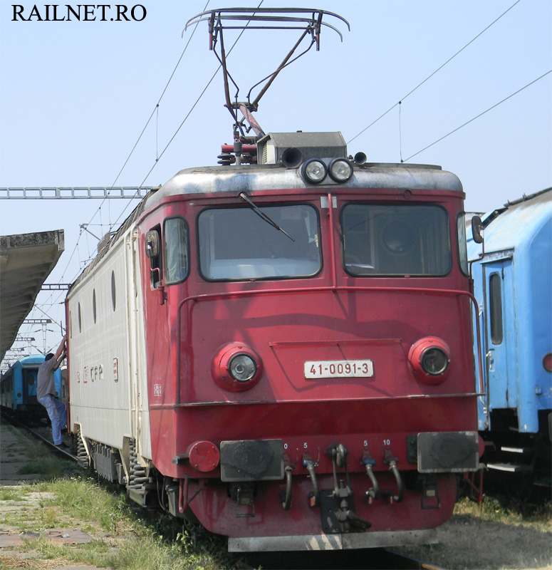 41-0091-3 oprita in Ploiesti Sud.jpg
