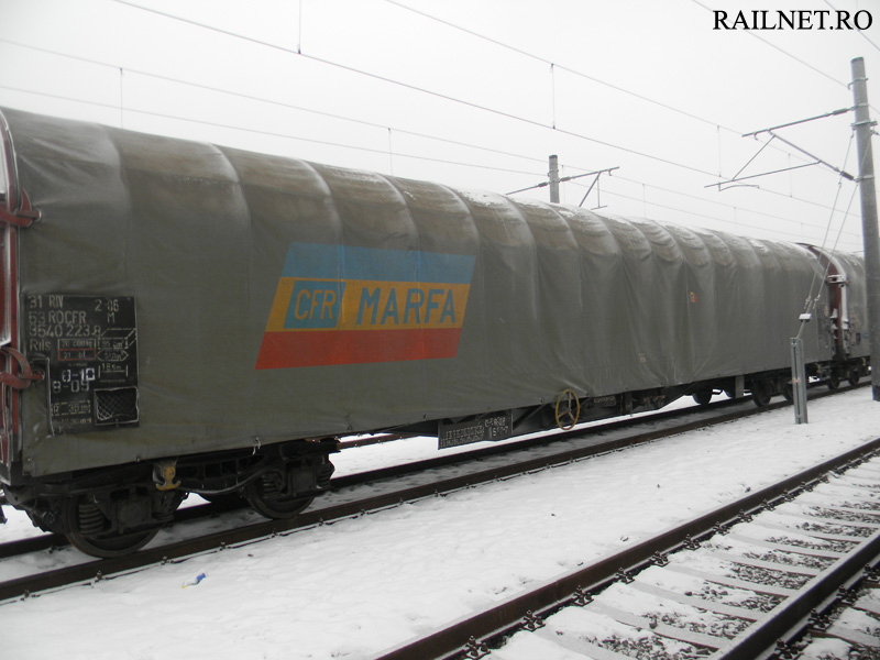 Vagon tip Rils oprit in statia Campina.jpg