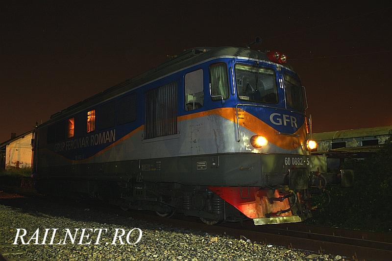 60-0882-5 la Chitila in asteptarea unui tren.jpg (72.95 KiB) Vizualizat de 8987 ori 60-0882-5 la Chitila in asteptarea unui tren.jpg