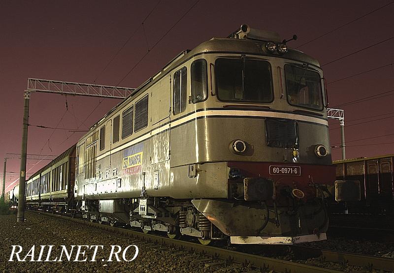 Din nou 60-0971-6 intr-o alta noapte la Chitila, ca rotasa a unui tren de marfa internatinal.jpg (93.1 KiB) Vizualizat de 8987 ori Din nou 60-0971-6 intr-o alta noapte la Chitila, ca rotasa a unui tren de marfa internatinal.jpg