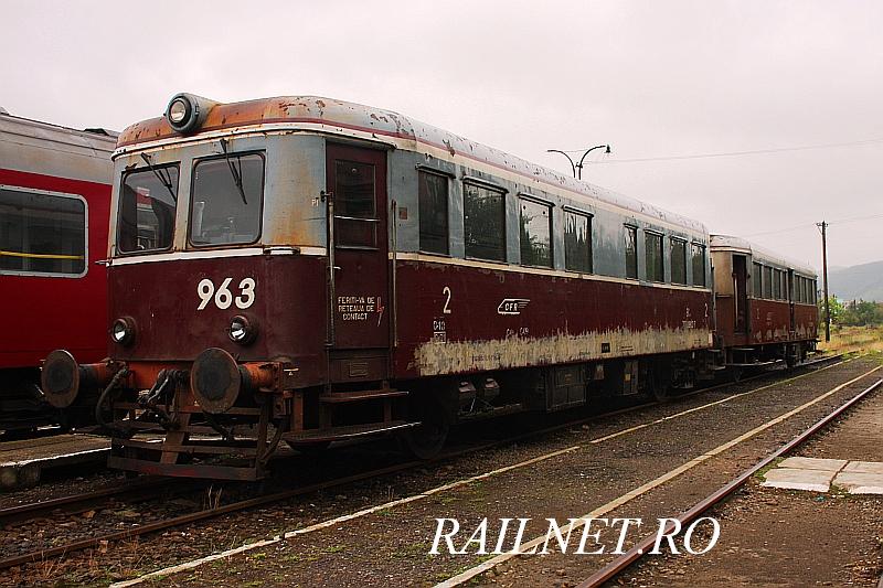 In prim plan motorul cu numarul 963.JPG (99.39 KiB) Vizualizat de 28940 ori In prim plan motorul cu numarul 963.JPG