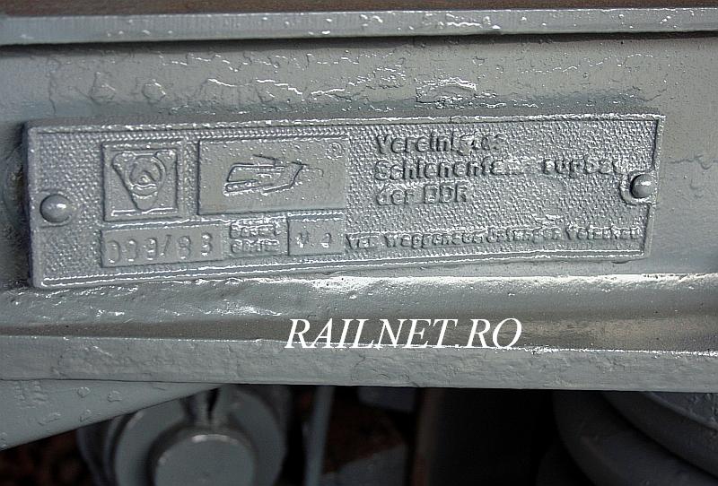Sigla producatorului boghiului 'Vereinigter Schienenfahrzeugbau der DDR,  datat 1983.jpg