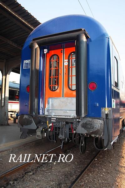 Capatul vagonului si usi de intercomunicare.jpg (60.57 KiB) Vizualizat de 256154 ori Capatul vagonului si usi de intercomunicare.jpg