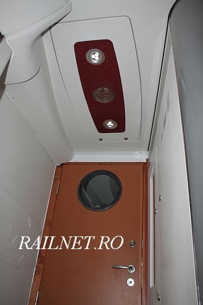 Lumini spot si difuzor in tavan deasupra usii catre holul de serviciu.jpg (40.3 KiB) Vizualizat de 256153 ori Lumini spot si difuzor in tavan deasupra usii catre holul de serviciu.jpg