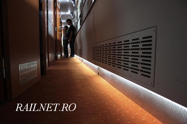 Lumini de ghidaj pe holul vagonului la nivelul pardoselii.jpg (43.65 KiB) Vizualizat de 256236 ori Lumini de ghidaj pe holul vagonului la nivelul pardoselii.jpg