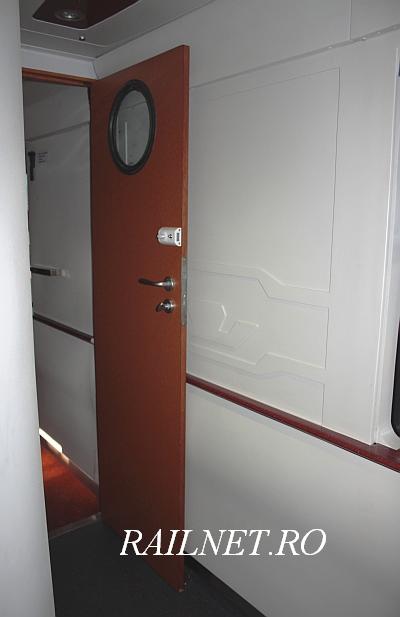 Dinspre holul de capat cu grup sanitar catre holul de serviciu.jpg (30.81 KiB) Vizualizat de 256412 ori Dinspre holul de capat cu grup sanitar catre holul de serviciu.jpg