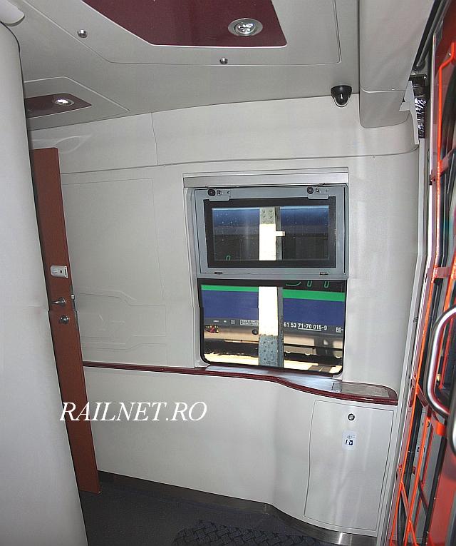 Geam din holul de capat al vagonului.jpg (69.16 KiB) Vizualizat de 211990 ori Geam din holul de capat al vagonului.jpg
