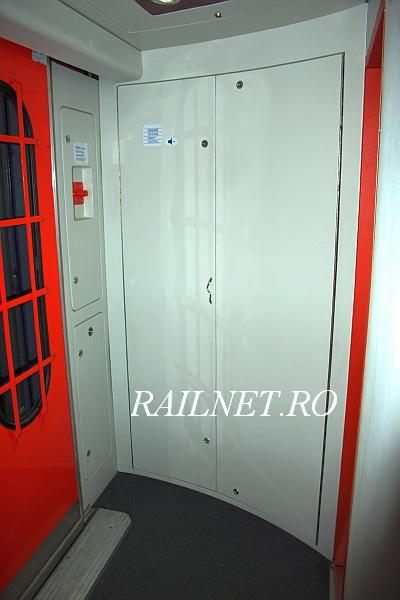 In holul cu grup sanitar comun, se afla o nisa tehnica....jpg (37.11 KiB) Vizualizat de 211995 ori In holul cu grup sanitar comun, se afla o nisa tehnica....jpg
