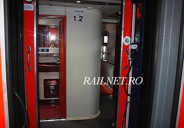 Panorama a holului de capat cu grup sanitar din zona usilor de intercomunicare.jpg (57.4 KiB) Vizualizat de 256212 ori Panorama a holului de capat cu grup sanitar din zona usilor de intercomunicare.jpg