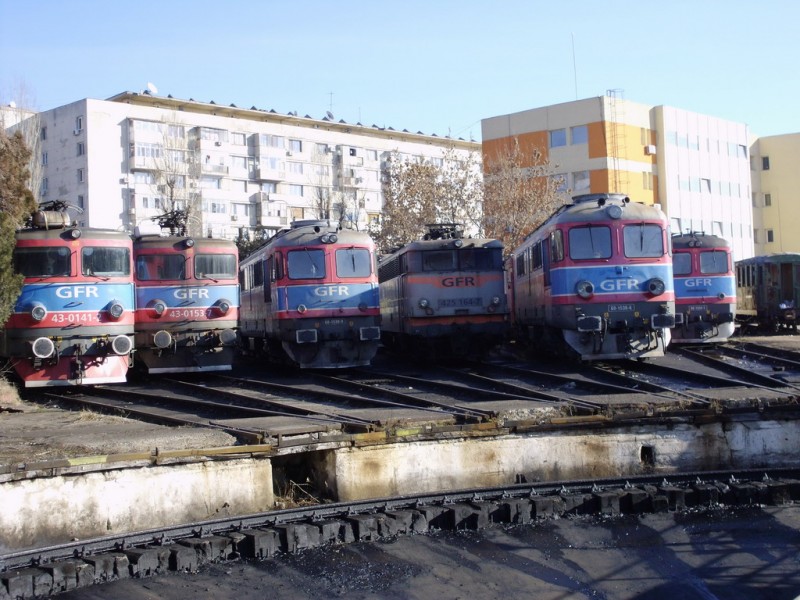 Locomotive ale operatorului privat GFR in depoul Bucuresti Calatori,02.01.2011.jpg