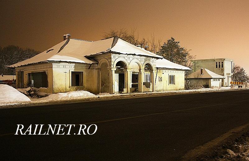 Cele trei cladiri ale Statiei Otopeni.jpg (91.25 KiB) Vizualizat de 20206 ori Cele trei cladiri ale Statiei Otopeni.jpg