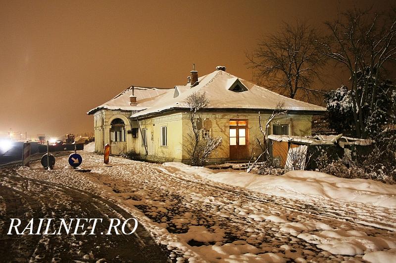 Fosta cladire a Garii Otopeni vazuta dinspre Soseaua de Centura (29.12.2010).jpg (114.43 KiB) Vizualizat de 22436 ori Fosta cladire a Garii Otopeni vazuta dinspre Soseaua de Centura (29.12.2010).jpg