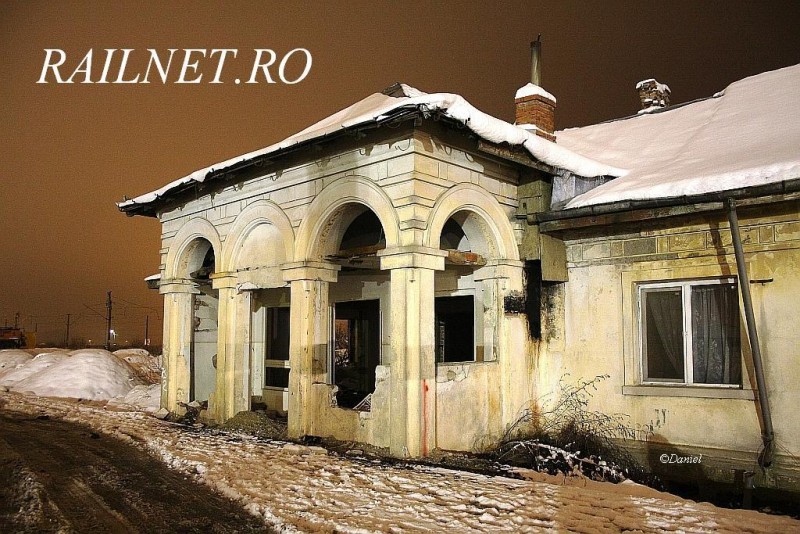 Porticul fostei gari, astazi disparut....jpg (201.03 KiB) Vizualizat de 21635 ori Porticul fostei gari, astazi disparut....jpg