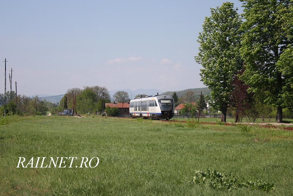 Trenul mai are cateva minute bune pana la Curtea de Arges.jpg (165.62 KiB) Vizualizat de 9617 ori Trenul mai are cateva minute bune pana la Curtea de Arges.jpg