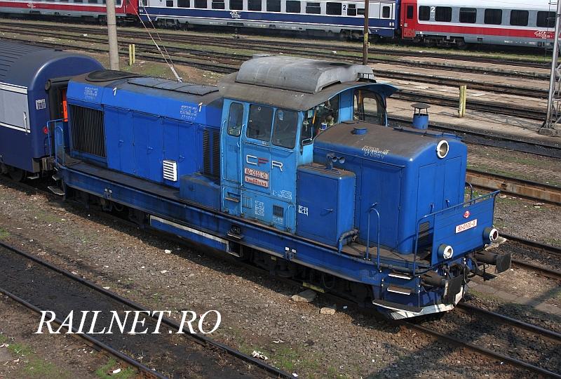 Aceeasi masina duce trenul format subtraversand Pasarela Prunariu.jpg (123.1 KiB) Vizualizat de 8901 ori Aceeasi masina duce trenul format subtraversand Pasarela Prunariu.jpg