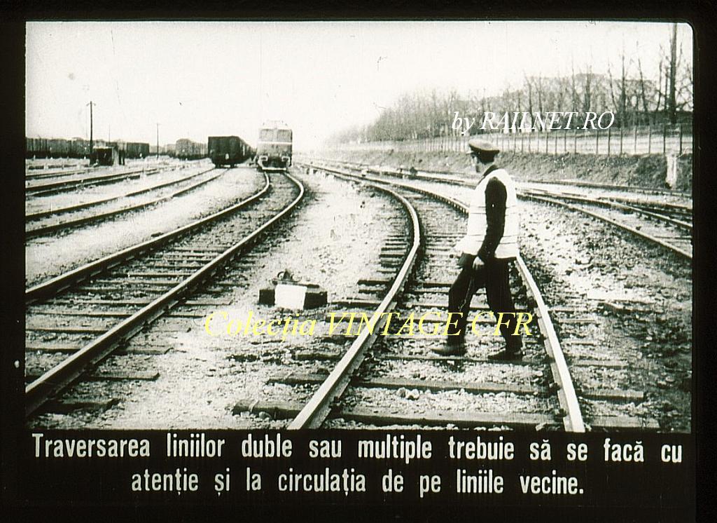 24.Crossing the double or multiple lines must be done paying attention to the traffic of the neighboring lines too.jpg (164.38 KiB) Vizualizat de 55410 ori 24.Crossing the double or multiple lines must be done paying attention to the traffic of the neighboring lines too.jpg