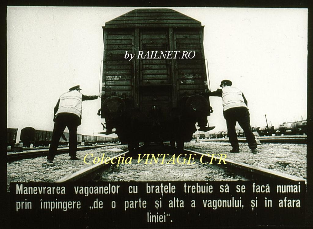 27.The coaches are to be handled with your arms ''from one side and the other of the coach and outside the line'' .jpg (114.83 KiB) Vizualizat de 55645 ori 27.The coaches are to be handled with your arms ''from one side and the other of the coach and outside the line'' .jpg