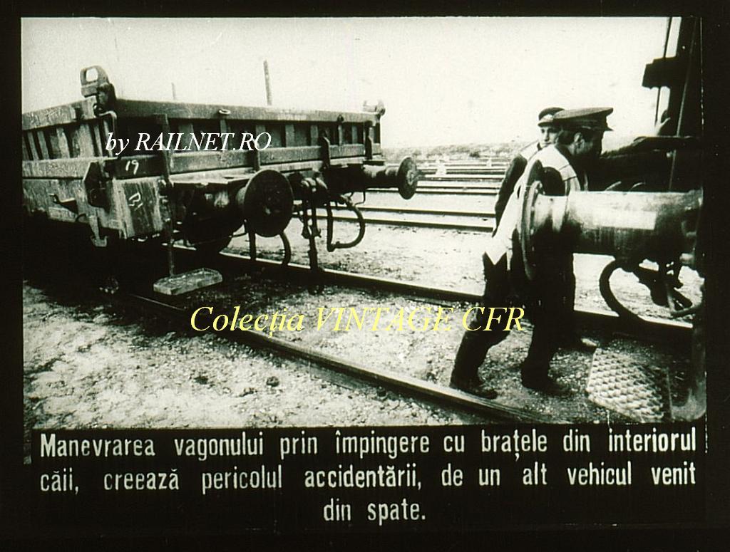 28.Maneuvering the wagon by pushing it with the arms from inside out of the line, it generates the danger of injury by another vehicle arrived from the back.jpg (130.56 KiB) Vizualizat de 39841 ori 28.Maneuvering the wagon by pushing it with the arms from inside out of the line, it generates the danger of injury by another vehicle arrived from the back.jpg