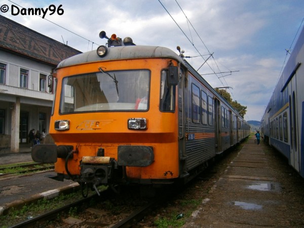 58-3005-4 cu R4519 in Miercurea Ciuc.JPG