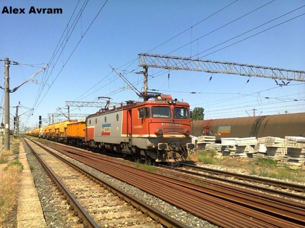 ED 020 cu Alumina intra pe directa la linia 3 in Fetesti.jpg (403.86 KiB) Vizualizat de 12480 ori ED 020 cu Alumina intra pe directa la linia 3 in Fetesti.jpg