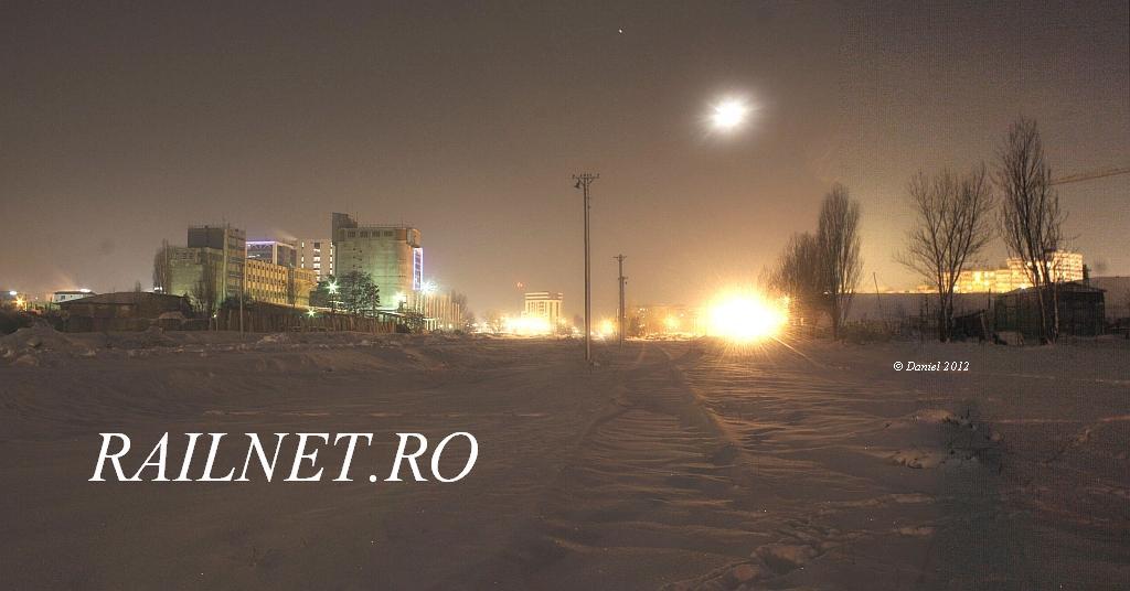 Panorama a liniilor statiei in directia X (Bucuresti Vest) aproape de fosta abatuta ce trecea porni Tunelul Lujerului.jpg (59.25 KiB) Vizualizat de 14033 ori Panorama a liniilor statiei in directia X (Bucuresti Vest) aproape de fosta abatuta ce trecea porni Tunelul Lujerului.jpg