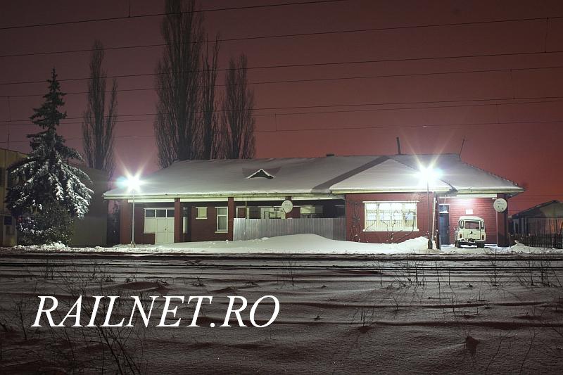 Cladirea vechii statii in care isi are sediul si postul de politie TF al garii.jpg (80.83 KiB) Vizualizat de 14033 ori Cladirea vechii statii in care isi are sediul si postul de politie TF al garii.jpg