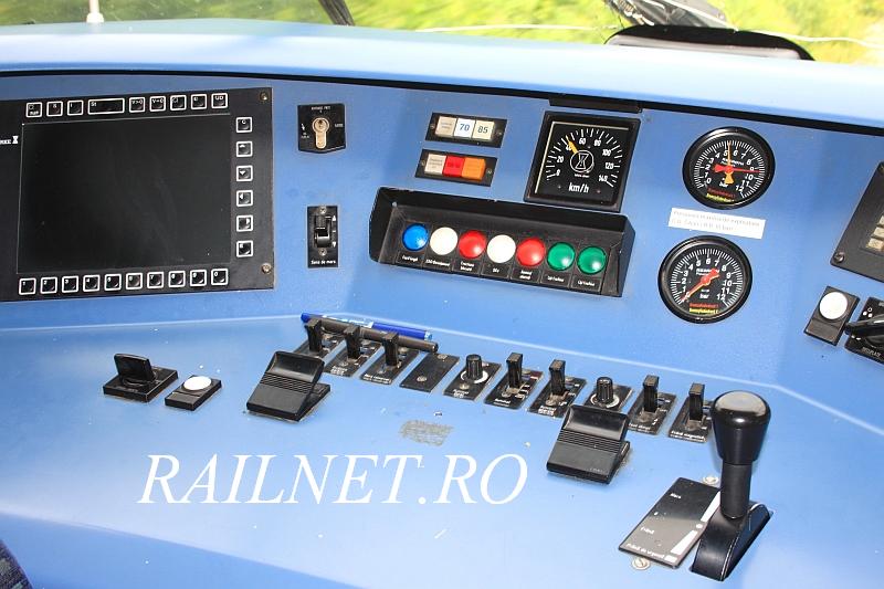 Mansa, display vitezometru, manometre control presiune, alte aparate de bord si indicatori.jpg