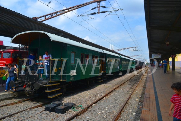 Trenul turistic "Moldovita" al SFT la linia 13.JPG (672 KiB) Vizualizat de 27831 ori Trenul turistic "Moldovita" al SFT la linia 13.JPG