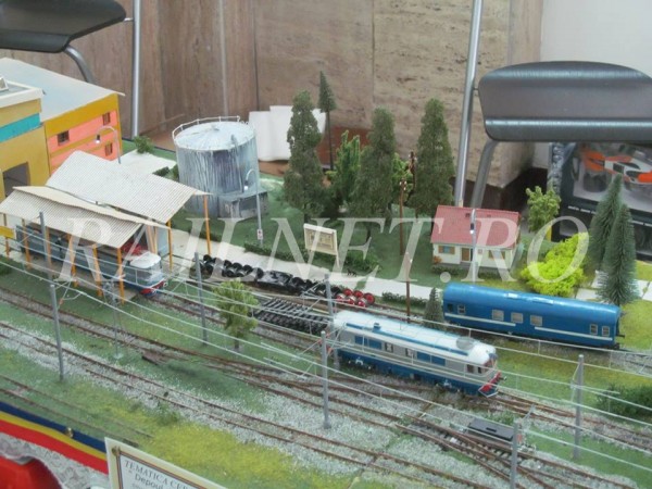 Inghesuiala la Ciceu - WIT-ul decupat din altceva si DA-ul vopsit cu bidineaua.jpg (433.57 KiB) Vizualizat de 62065 ori Inghesuiala la Ciceu - WIT-ul decupat din altceva si DA-ul vopsit cu bidineaua.jpg