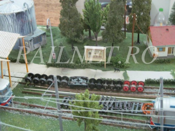 Ceva osii aruncate pe macheta.jpg (392.71 KiB) Vizualizat de 56235 ori Ceva osii aruncate pe macheta.jpg