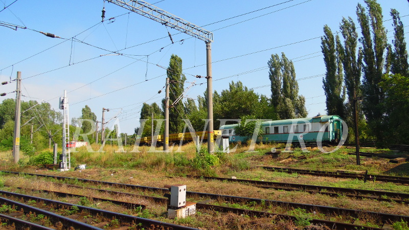 In capatul x al statiei cf Craiova se afla tras la gard un tren al CFR S.A.JPG
