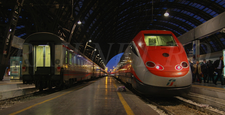 Freccia Rosa (FS - Italia).jpg