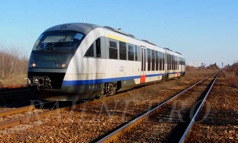 Trenul IR 1895 din directia Bucuresti Nord catre Craiova trece prin Sabareni.JPG