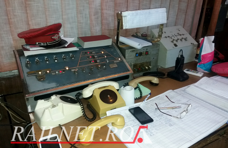 Pupitru de comanda instalatii CEM - instalatie de control electric al liniilor de garare si zonelor de macazuri tip CELS.jpg (213.05 KiB) Vizualizat de 27543 ori Pupitru de comanda instalatii CEM - instalatie de control electric al liniilor de garare si zonelor de macazuri tip CELS.jpg