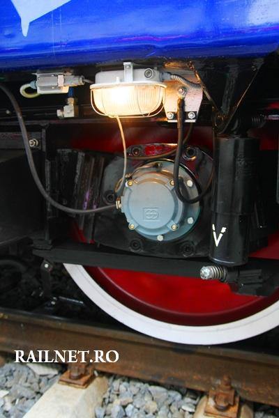 Detaliu cutie de osie si lampa de pozitie - detailed axle box and lightings.jpg