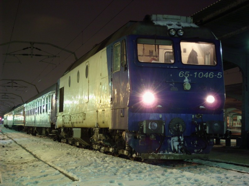 65-1046-5 repartizata la R 460 Sofia - Bucuresti Nord via Giurgiu Nord, 17.12.2010.jpg