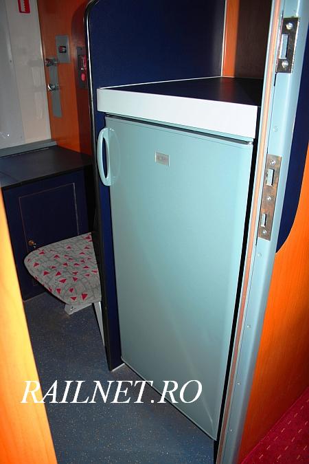 Frigider in cabina insotitorului.jpg (50.9 KiB) Vizualizat de 8459 ori Frigider in cabina insotitorului.jpg