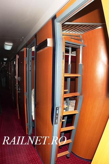 In dreapta intrarea intr-o cabina de clasa 1a.jpg (55.49 KiB) Vizualizat de 8460 ori In dreapta intrarea intr-o cabina de clasa 1a.jpg
