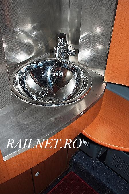 Chiuveta de inox in peretele cabinei de cl. 1.jpg (81.45 KiB) Vizualizat de 8458 ori Chiuveta de inox in peretele cabinei de cl. 1.jpg