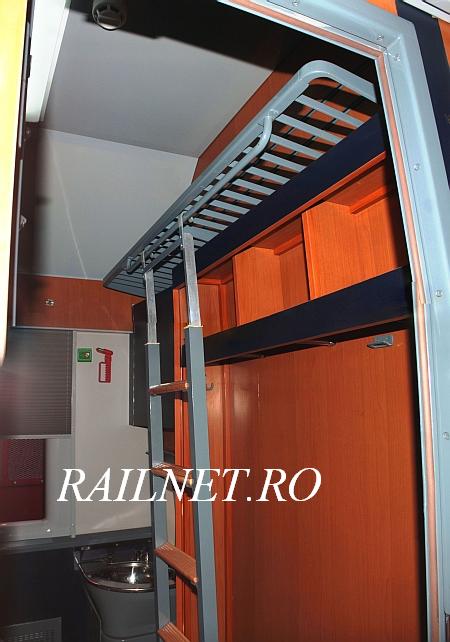 Deasupra aceluiasi perete se observa tavanul cabinei.jpg (46.52 KiB) Vizualizat de 8464 ori Deasupra aceluiasi perete se observa tavanul cabinei.jpg