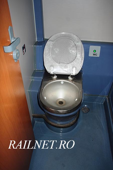 Vasul WC vacuumatic al celuilalt grup sanitar comun (9).jpg (46.16 KiB) Vizualizat de 8462 ori Vasul WC vacuumatic al celuilalt grup sanitar comun (9).jpg