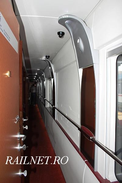 Lumini spot ultramoderne, camere de supraveghere video si bare cromate de sustinere.jpg (43.79 KiB) Vizualizat de 264878 ori Lumini spot ultramoderne, camere de supraveghere video si bare cromate de sustinere.jpg