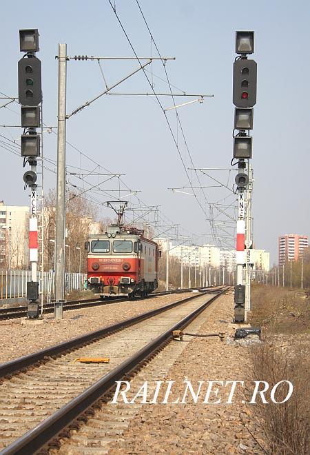 ED-ul 47-4020-1 al CFR Marfa trece grabit spre Baneasa.jpg (75.23 KiB) Vizualizat de 15039 ori ED-ul 47-4020-1 al CFR Marfa trece grabit spre Baneasa.jpg