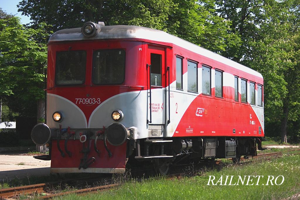 Automotorul 77-0903-3 pe ruta trenului Regio 9534 pleaca din statia Baiculesti (postul 1).jpg