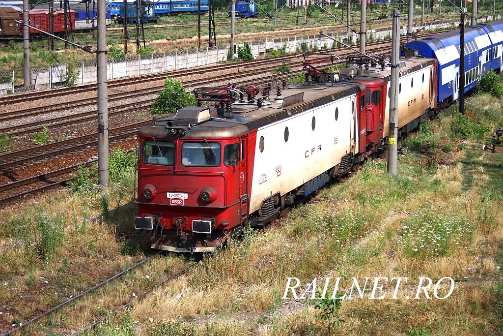 Masina 40-0873-6 a depoului Ploiesti, inchirata recent la DBSR secondata de 41-0160-6 cu un regio pe M900.jpg