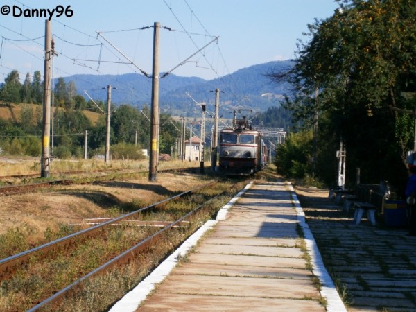 R5203 cu EA310 soseste in Simbrea.jpg